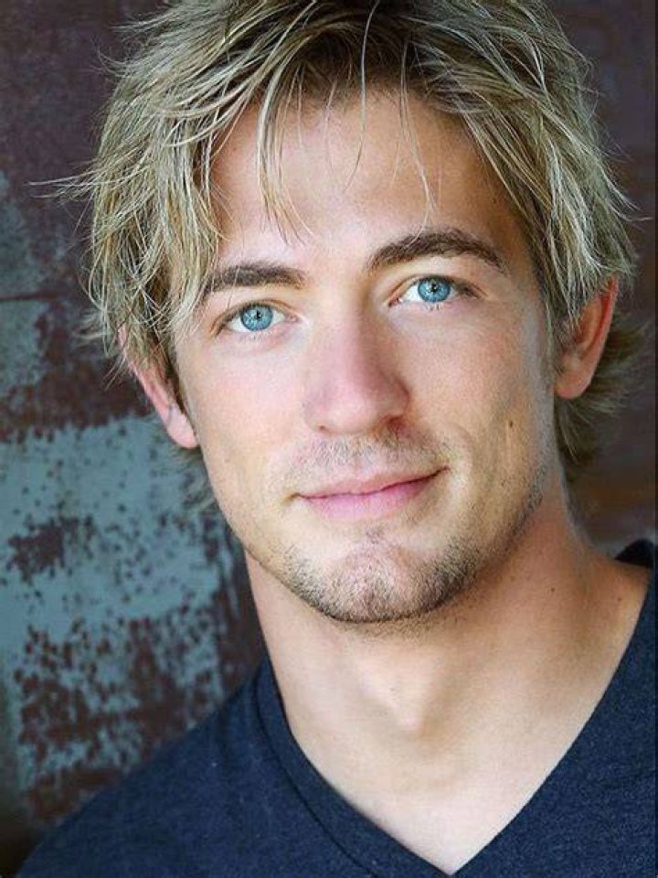 Actor`s page Mason D. Davis, watch free movies Yellowstone Season 1