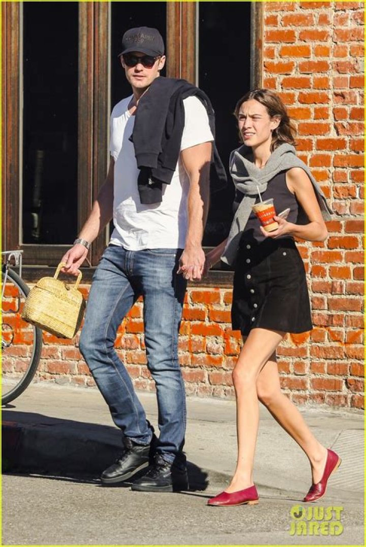 Alexa Chung and Alexander Skarsgard confirm romance with PDA in NYC