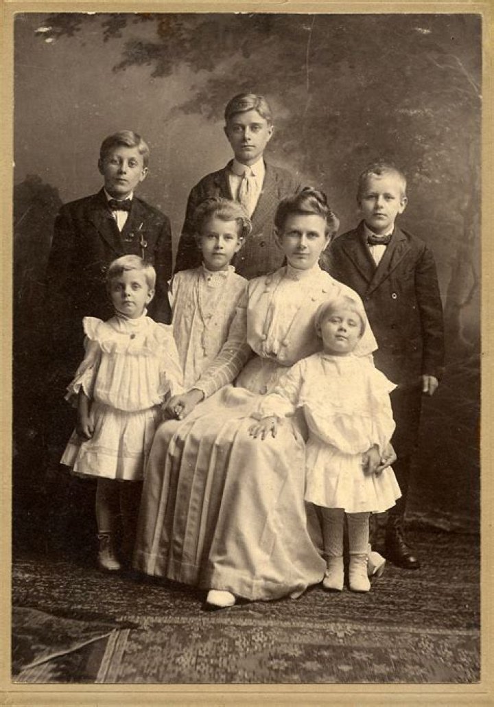 An old family picture of Lisa Marie Presley
