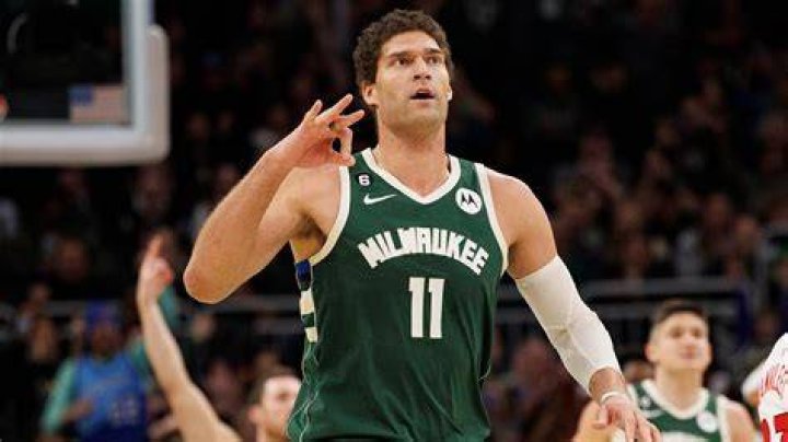 Brook Lopez Bio NBA & Net Worth [2023 Update] Players Bio