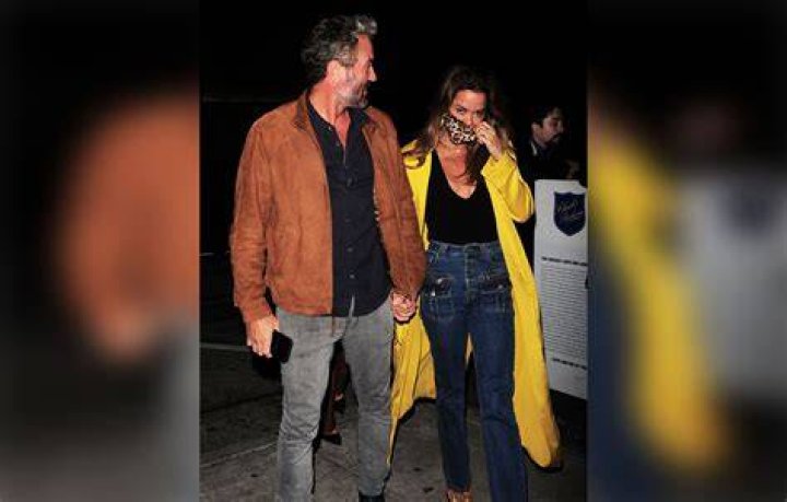 Brooke Burke Wears Yellow Coat While Dining Scott Rigsby Pics