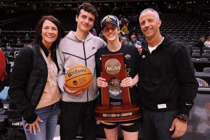 Caitlin Clark Bio, Parents, Husband, Children, Siblings, Net Worth