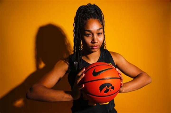 Cedar Rapids native Hannah Stuelke shines in Iowa’s exhibition rout