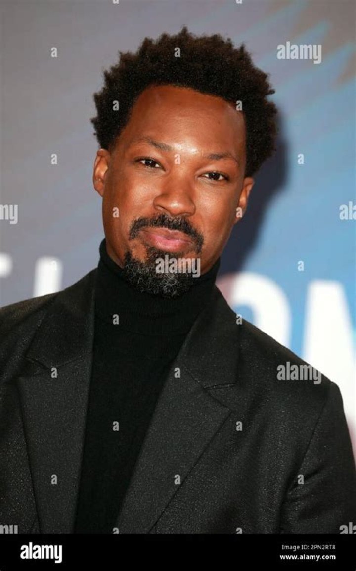 Corey Hawkins Picture 8 The Walking Dead Season 6 Premiere Red