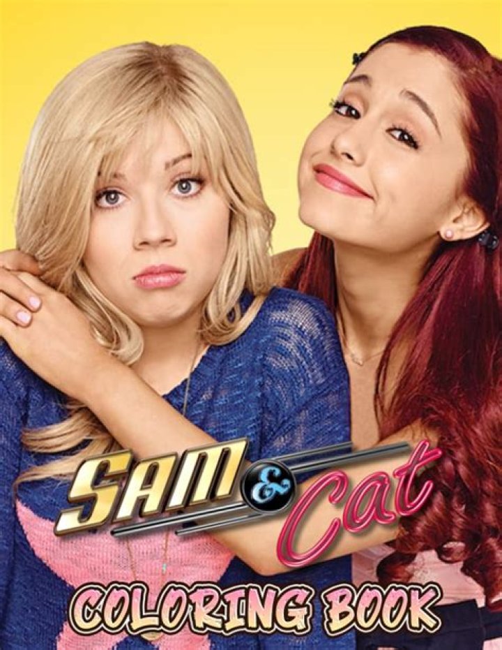 Download Sam and Cat showing love to their fans Wallpaper