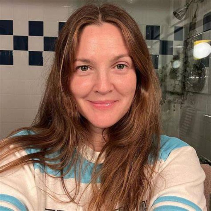 Drew Barrymore Shows Off Messy Bun, Mismatched Outfit Before Talk Show