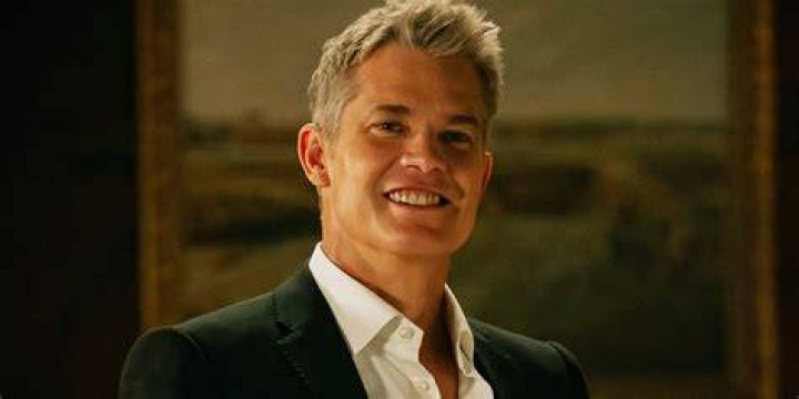 Episode 236 Timothy Olyphant, Rosanne Cash, and Carl Hiaasen’s Pizza