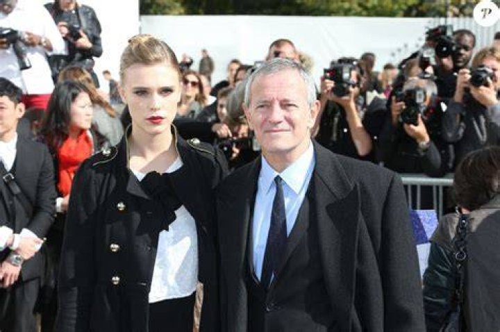 Francis Huster et Gaia, «un faux couple» ? Paris Match répond