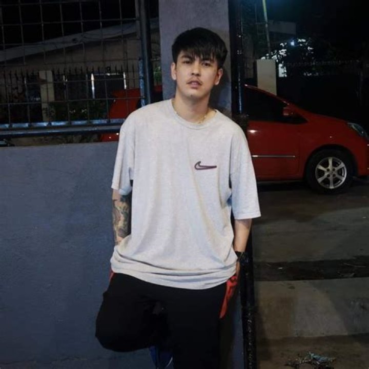 Get your Shawtout from Keith Talens