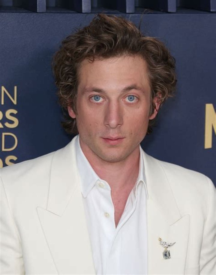 How Jeremy Allen White's Wife Feels About Thirst for His The Bear Character