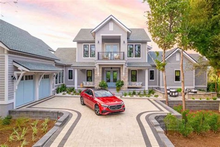 Is HGTV's Show "Home Town" FAKE?