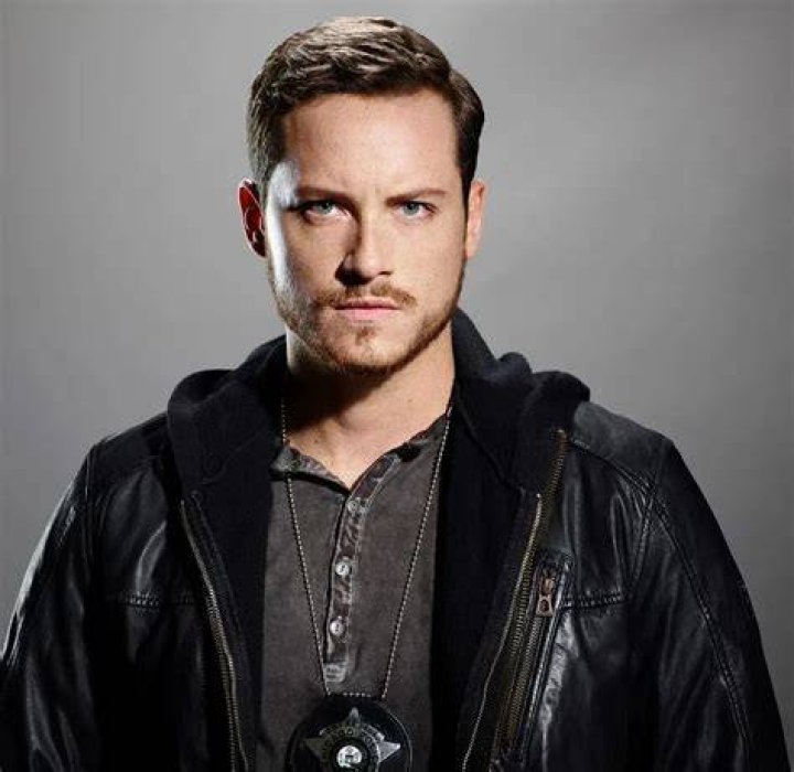 Jesse Lee Soffer Biography, Height & Life Story Super Stars Bio
