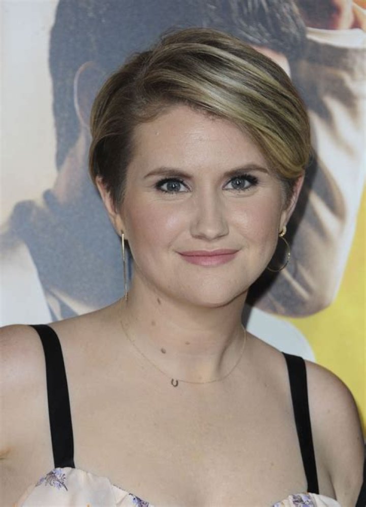 Jillian Bell Biography Facts, Childhood, Family Life & Achievements
