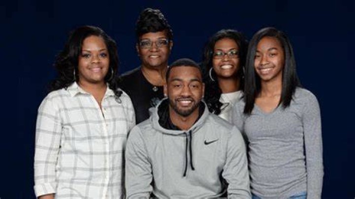 John Wall wears Nike hoodie in AllStar family photo Bullets Forever