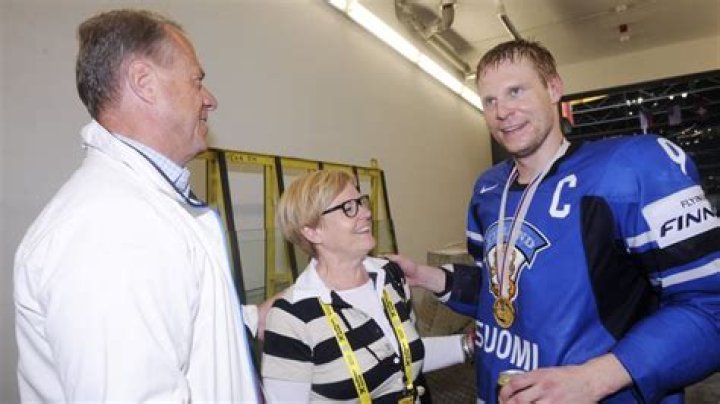Jukkais&auml; keskusteli Mikko Koivun kanssa p&auml;ivien ajan uran p&auml;&auml;t&ouml;ksest&auml;