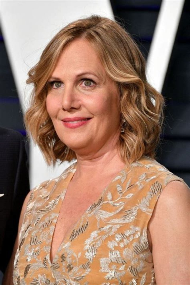 Julie Yaeger Biography, Height, Age, Paul Rudd Wife, Net Worth, Husband