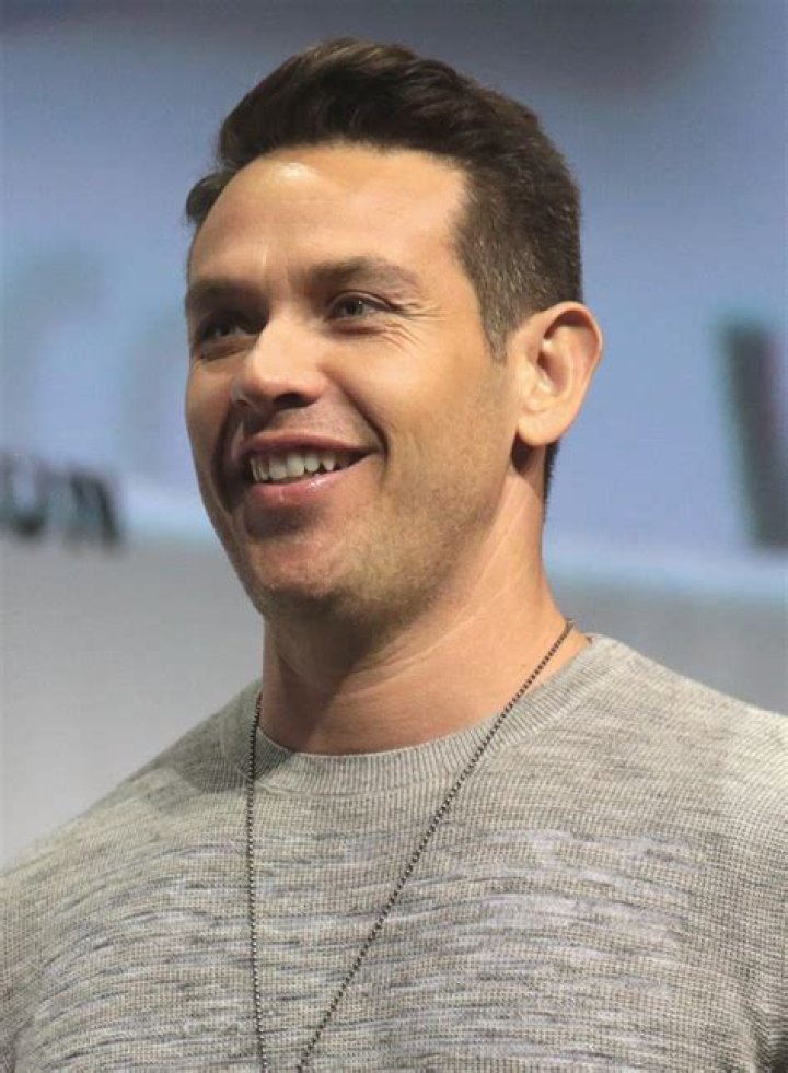 Kevin Alejandro Biography, Wiki, Height, Age Girlfriend More