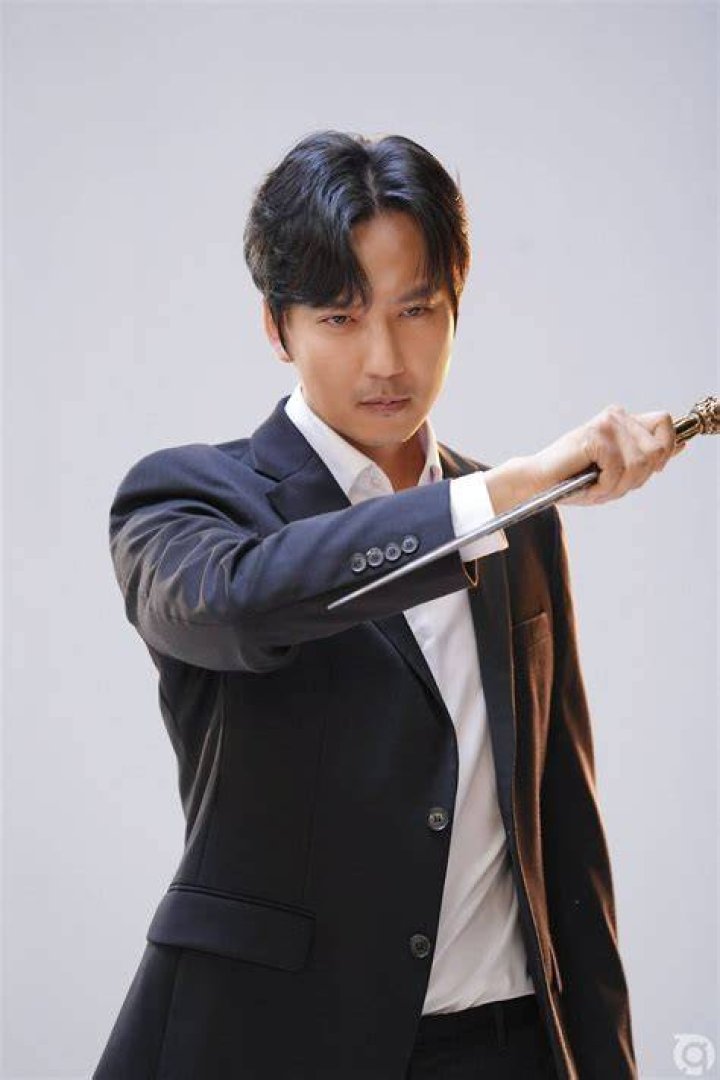 Kim Nam Gil Discusses The Burning Sun Controversy Reference In “The