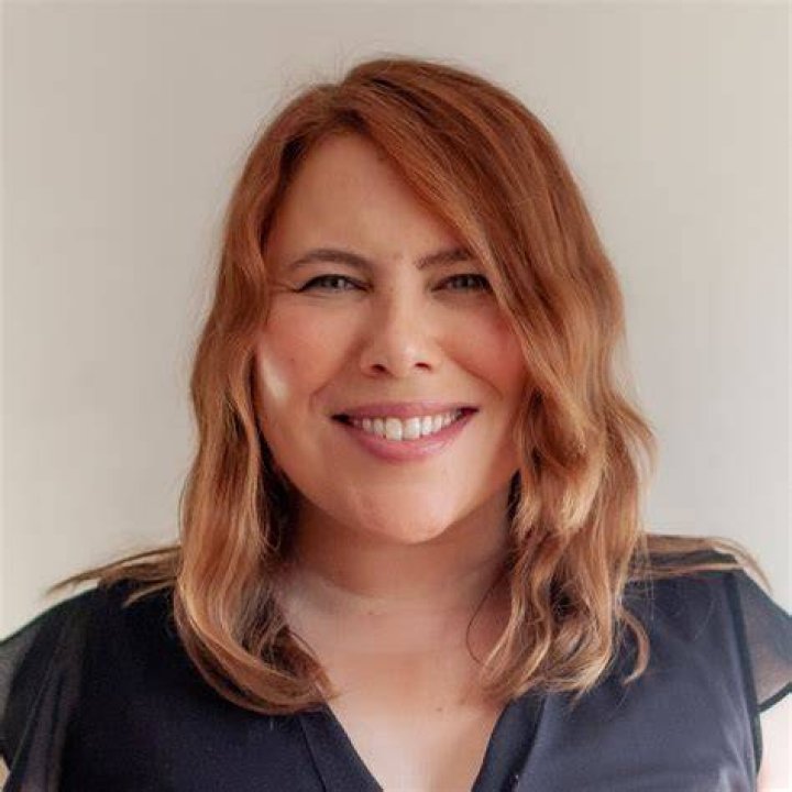 L. Renee Wyatt, Broker at Living Room Realty