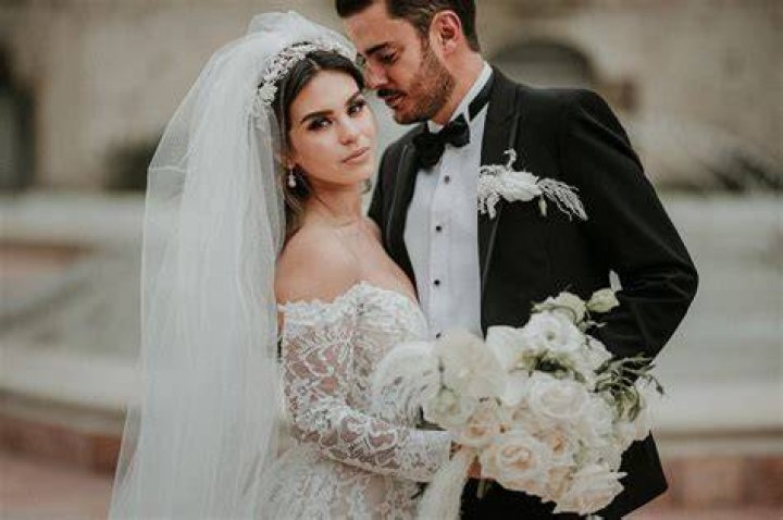 Las fotos de la boda de Brooklyn Beckham y Nicola Peltz el vestido de