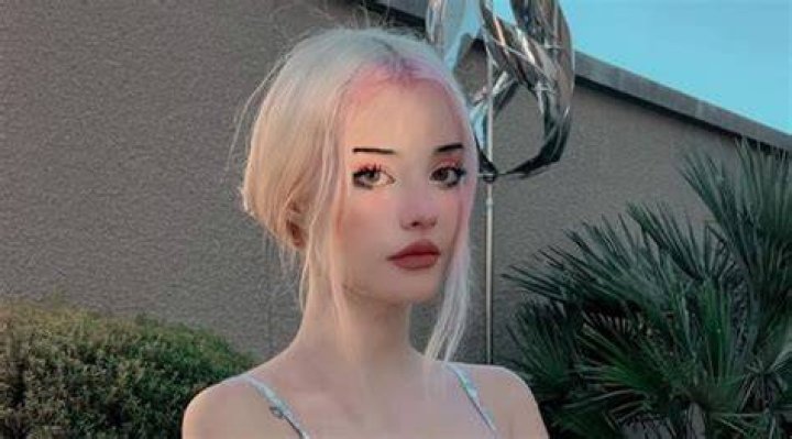 Lauren Burch Bio, Age, Career, Height, Sister, Net Worth, Boyfriend