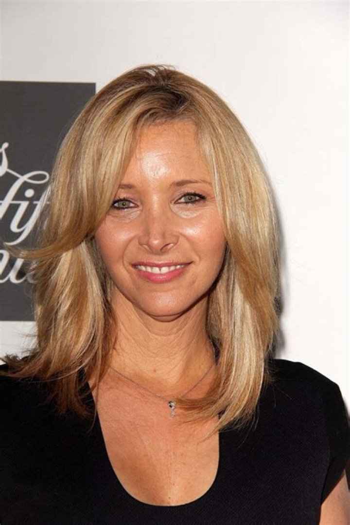Lisa Kudrow Net Worth Bio Height Family Age Weight Wiki 2021 kulturaupice