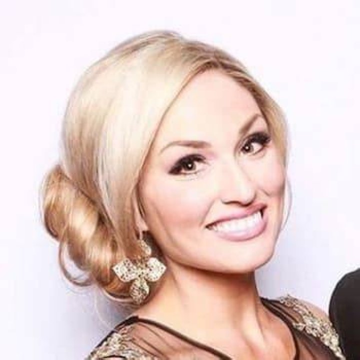 Liz Dueweke Wiki, Husband, Net Worth, Height, Weight Loss