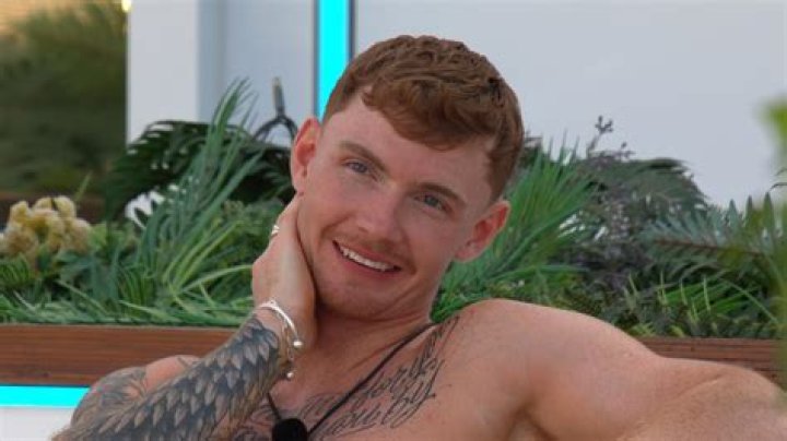 Love Island All About the British Dating Show Sensation