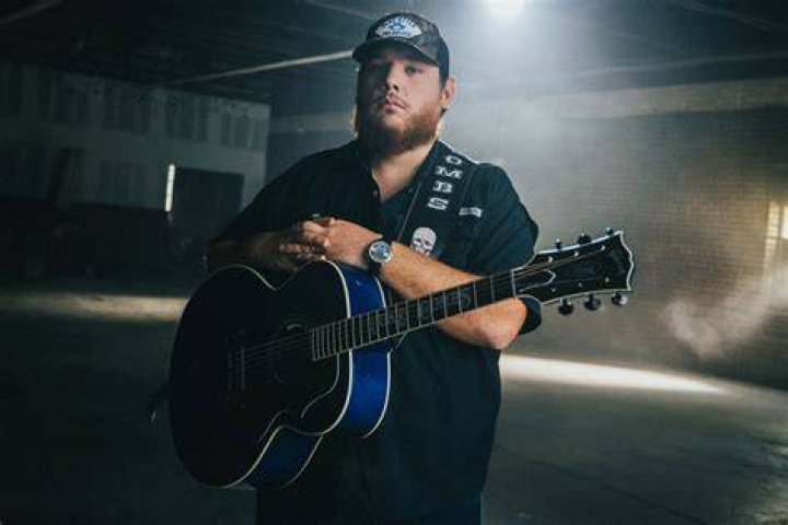 Luke Combs To Perform Live at Cowboys Thanksgiving Day Game Halftime