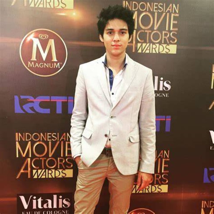 Maxime Bouttier Biodata, Profil, Fakta, Umur, Agama, Pacar, Film