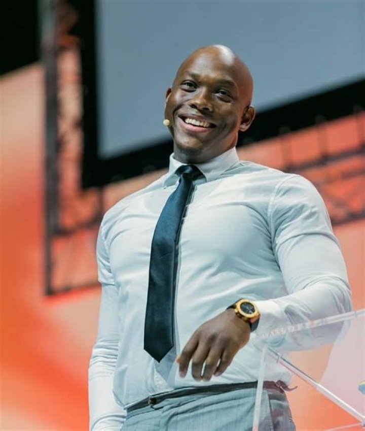 Meet Vusi Thembekwayo&rsquo;s Wife Her Name Is Palesa Thembekwayo &bull; The