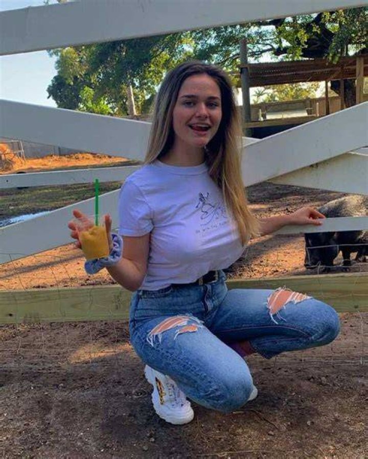 Megnutt02's Biography Age, Height, Boyfriend, Net Worth, Wiki
