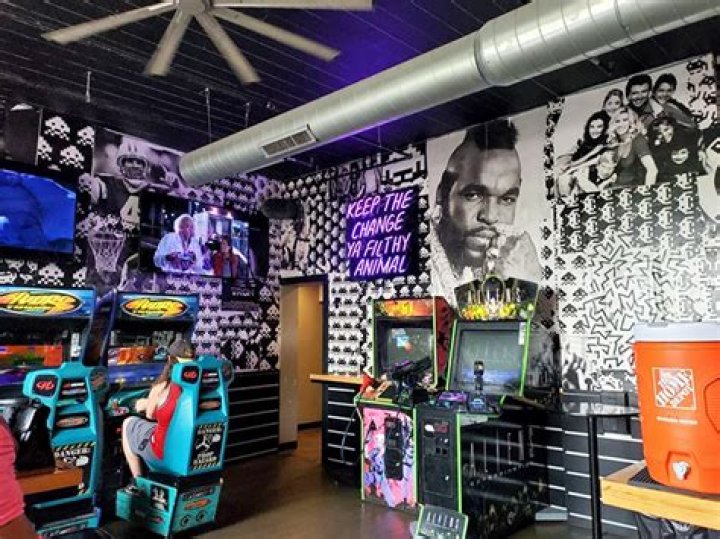 Milwaukee UpDown Arcade Bar, Craft Beer & Cocktails