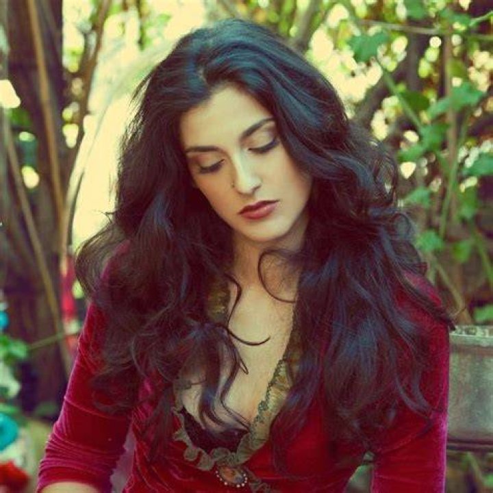 Mor Karbasi Long hair styles, Hair styles, Beautiful face