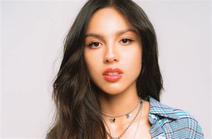 Olivia Rodrigos Sour Returns to No. 1 on Billboard 200 Albums Chart