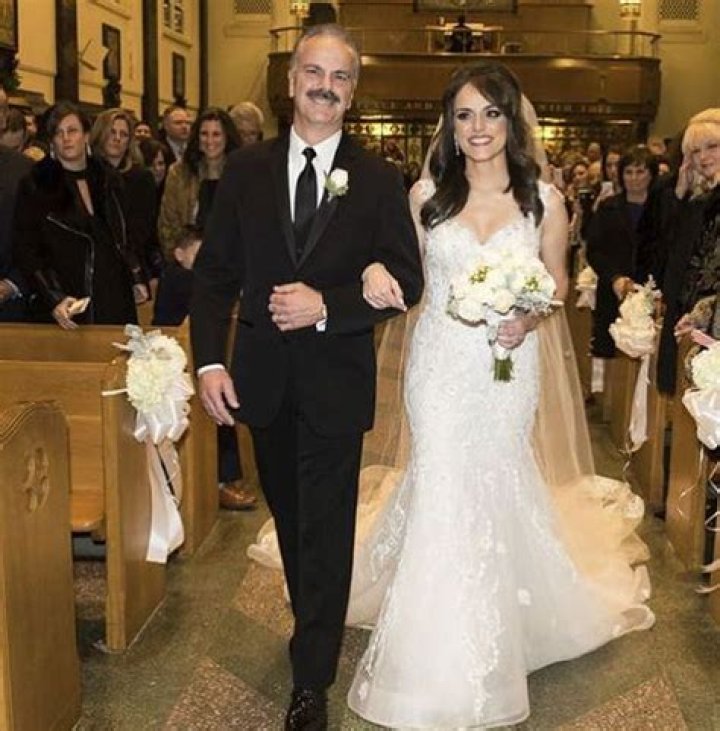 Quick Celeb Facts Andrea Grymes Wedding, Husband, Baby, Salary, Net