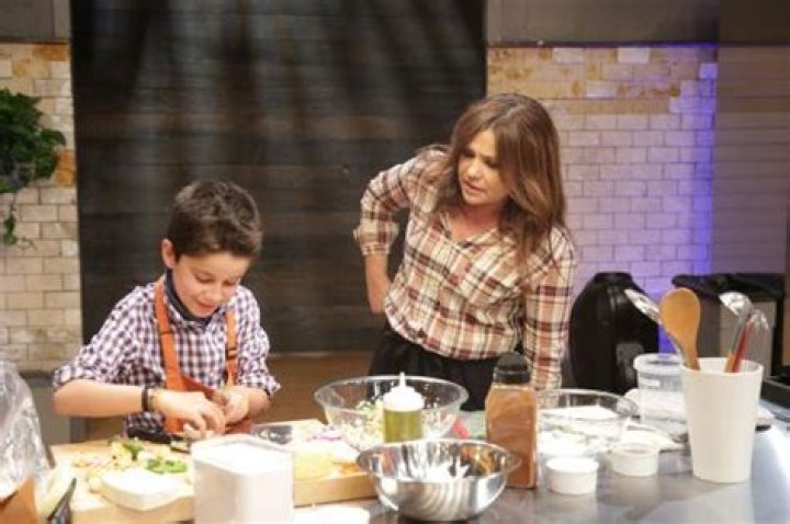 Rachael Ray Mentors Eight Talented Kid Chefs As They Compete On Food