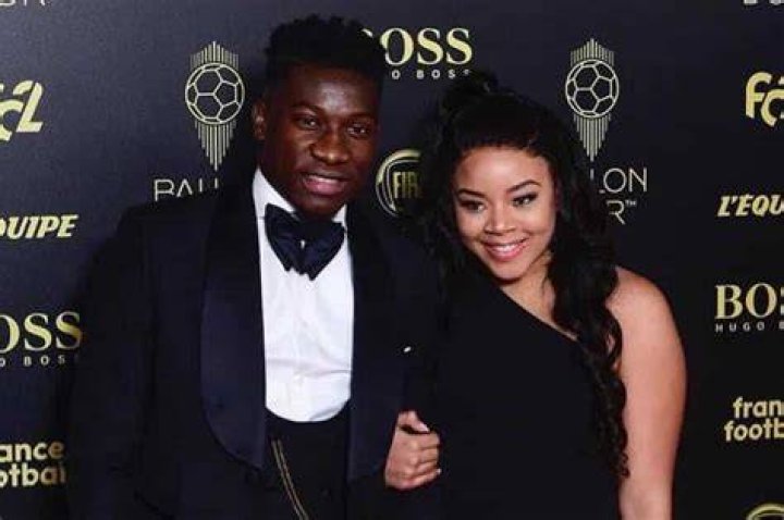 rose André Onana et Mélanie Kamayou mariés en toute discrétion