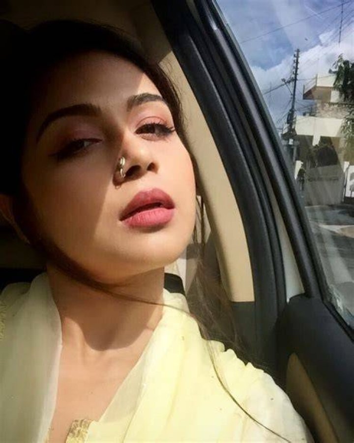 Sakshi Benipuri Photos (5) MixIndia