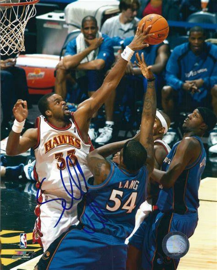 Sheldon Williams autographed 8x10 Photo (Atlanta Hawks)