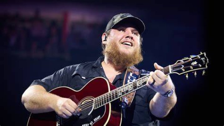 State College, PA Luke Combs Breaks Record for Fastest SingleShow