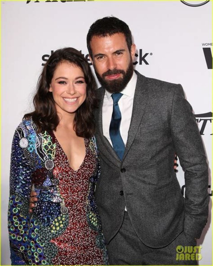 Tatiana Maslany Brings Boyfriend Tom Cullen to Emmys 2015! 2015 Emmy