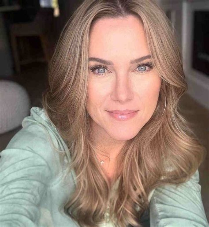 Valerie Stup Biography, Age, Height & Husband mrDustBin