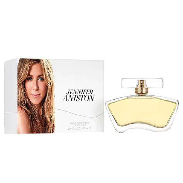 What Perfume Does Jennifer Aniston Wear? Scented Chemistry