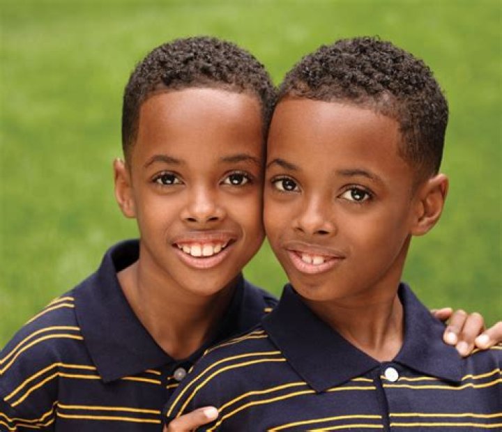 Which Twin Pair Has The Higher Net Worth MaryKate and Ashley Olsen or
