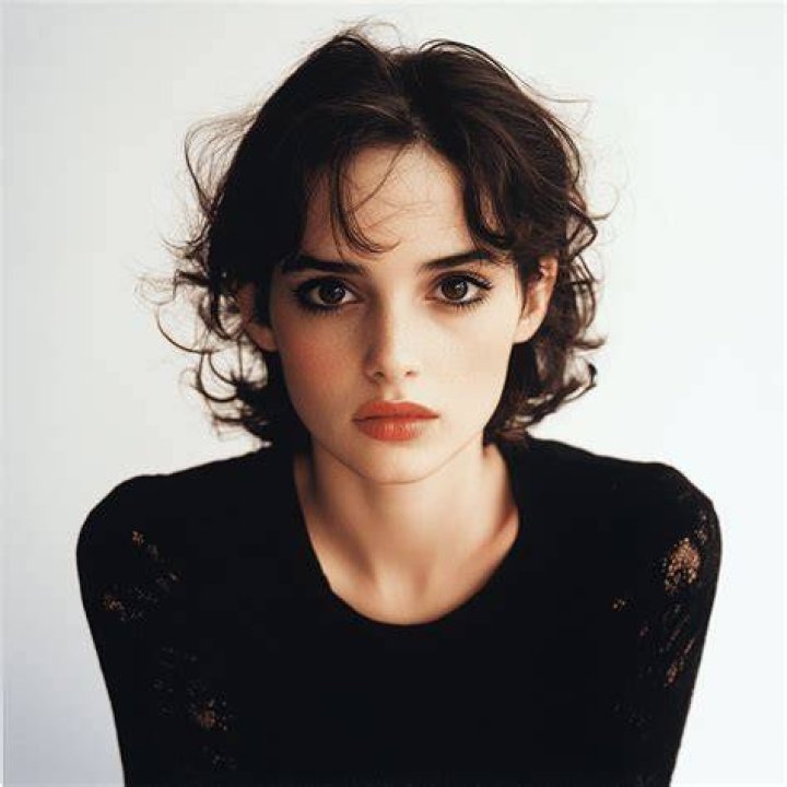 Winona Ryder Joven, Winona Ryder 90s, Iconic Movie Characters, Iconic